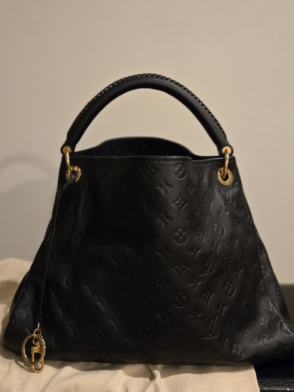 Louis Vuitton Artsy MM